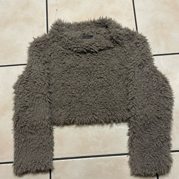 Sweaters - Picture 1 of 6